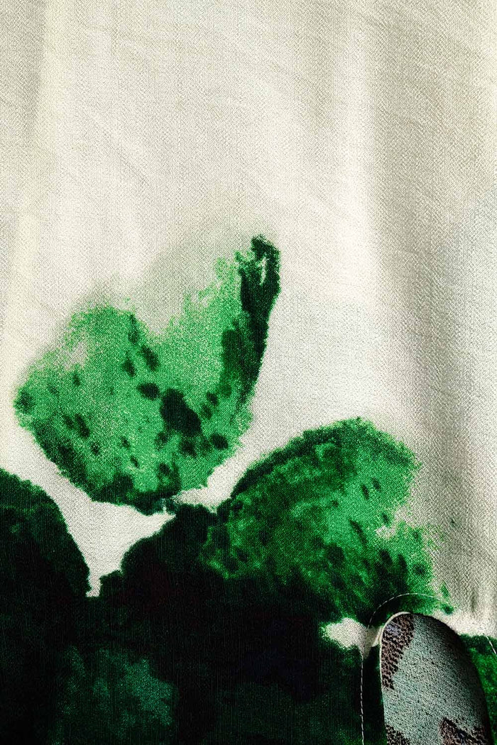 Cropped Blouse With Floral Print in Green Tied At The Waist