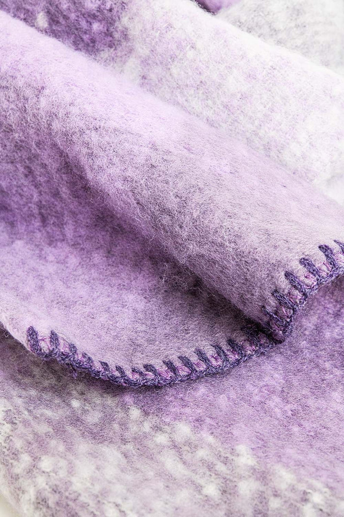 Scarf in beige and purple