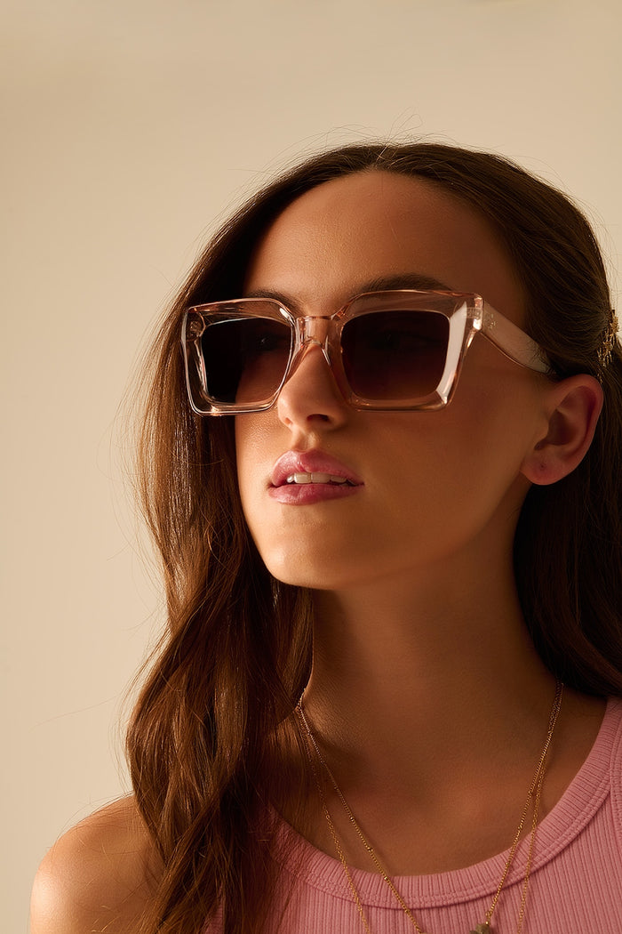 90s Squared Sunglasses in beige