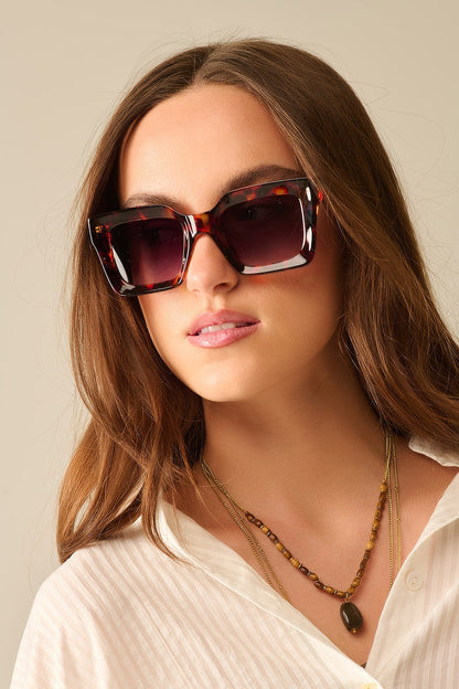 90s Squared Sunglasses in brown