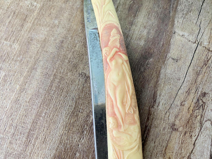 Antique Straight Edge Celluloid Razor at Duckwells