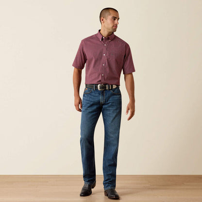 Ariat Men's S/S Pippin Classic Fit Shirt Western Button Down Shirt in Maroon Banner Geo Print
