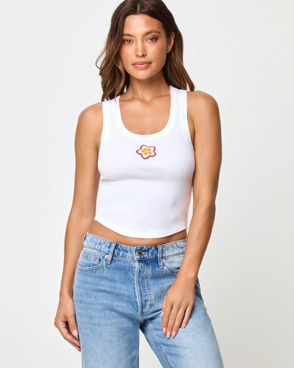 Plumeria | Badge:New Arrival_#B2AC88_#ffffff'
LSPACE Ash tank in Plumeria, close-up front view on model.