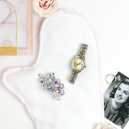 Baublerella Glitzy Glove Anit-Tarnish Jewelry Polishing Mitt