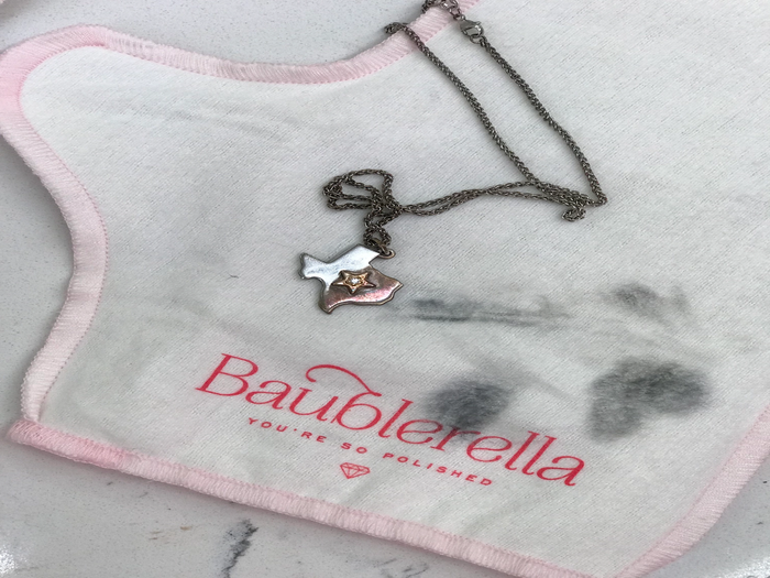 Baublerella Glitzy Glove Anit-Tarnish Jewelry Polishing Mitt