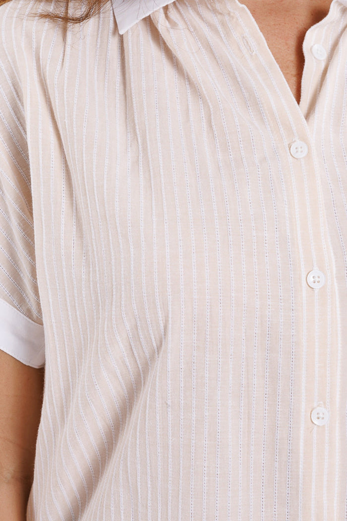 Beige shirt with short sleeves and vertical stripes - Shirts