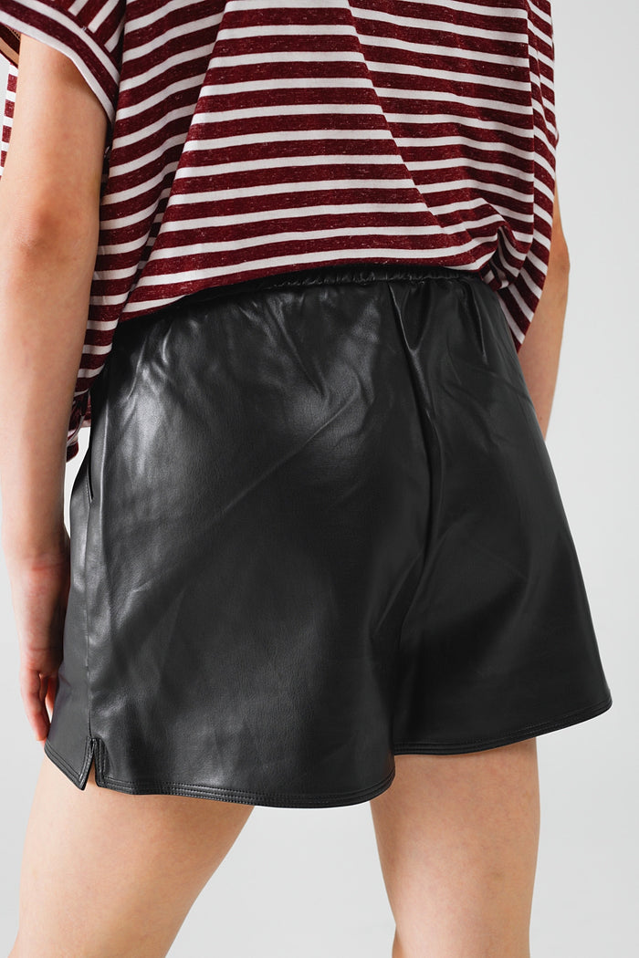Black faux leather shorts with gathering at the waist with drawstring - trousers