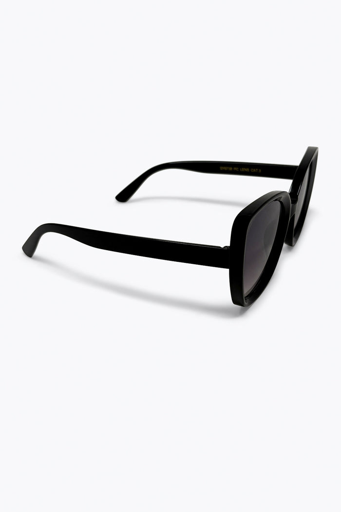 Black Oversize Cat Eye Gradient Lens Fashion Sunglasses