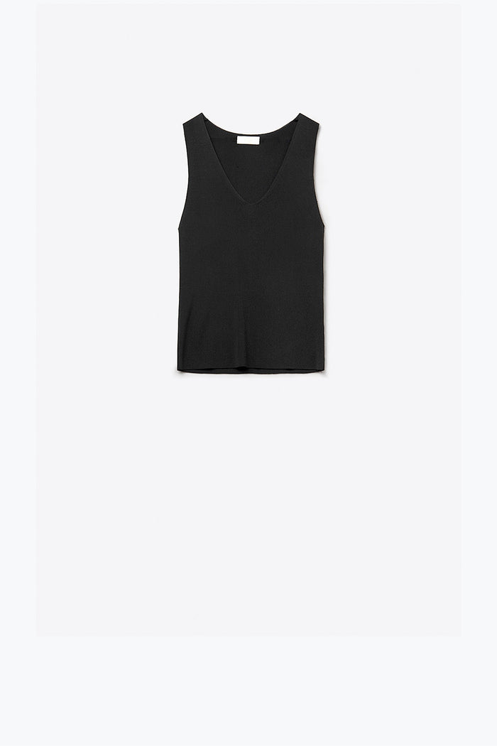 Black sleeveless fine knitted top With V-Neck