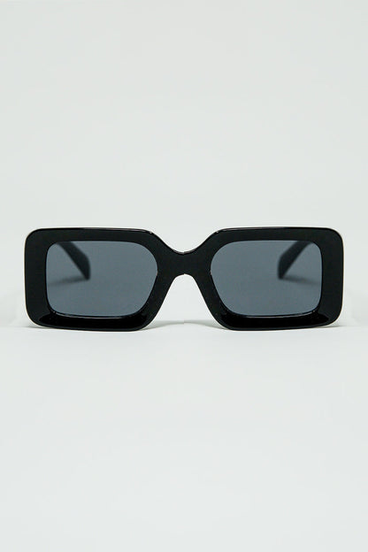 Black square sunglasses with detail on the side