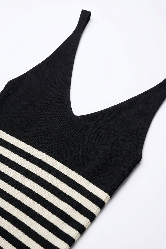 Black Stripe Ribbed Knit V-Neck Fitted Cropped Tank Top