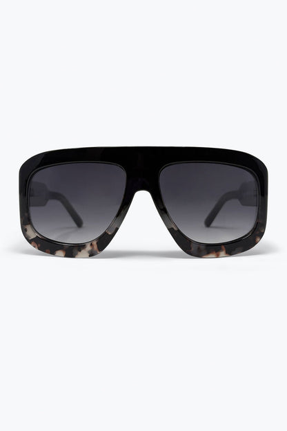 Black Tortoiseshell Frame Oversize Shield Sunglasses With Gradient Lenses