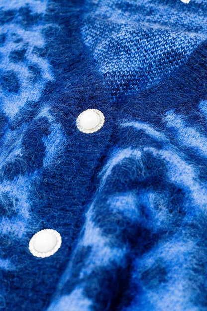 blue leopard print cardigan made of knitted fabric with wool