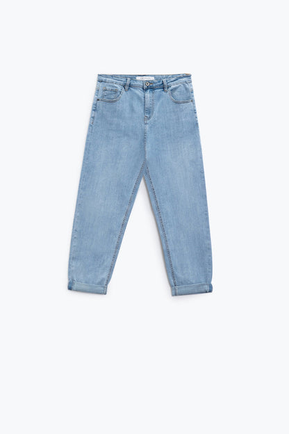 Boyfriend light blue jeans with stitching details on the edges - Denim