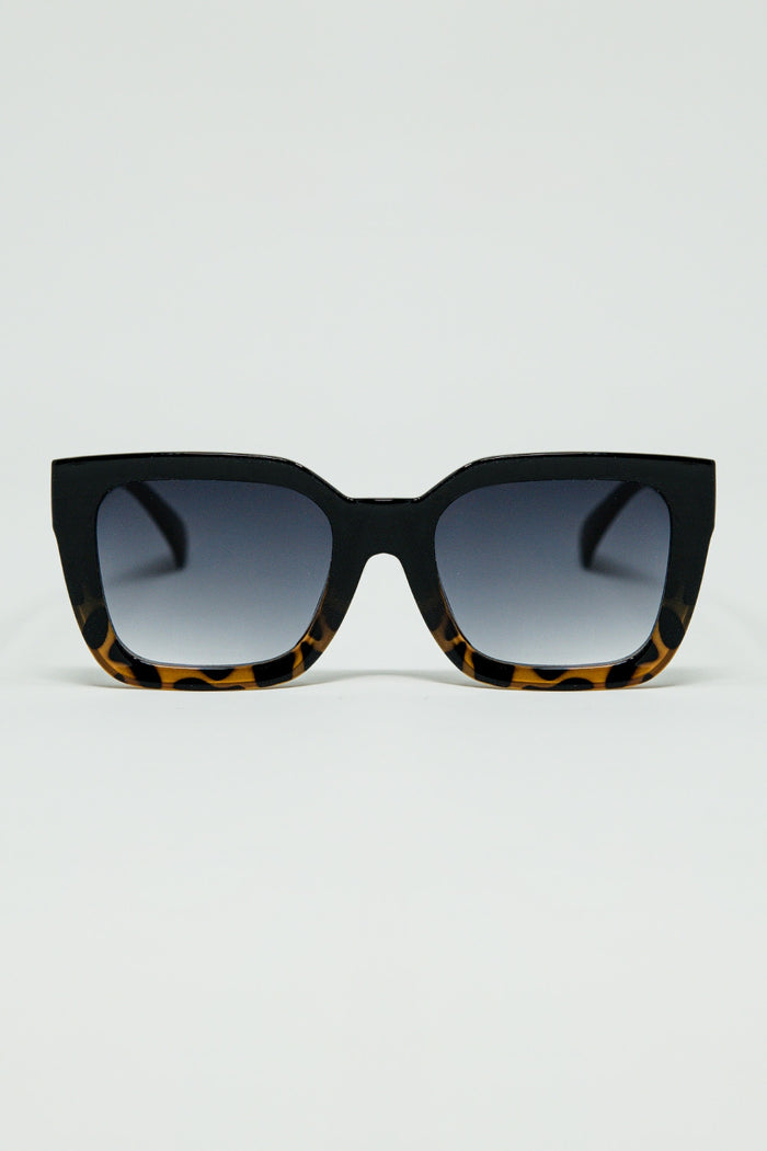 Brown Square sunglasses with gradient in animal print