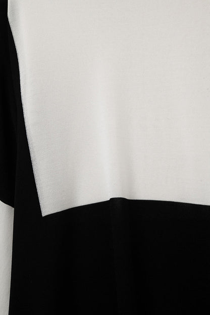 Color Block Bat Wing Sweater In White and black