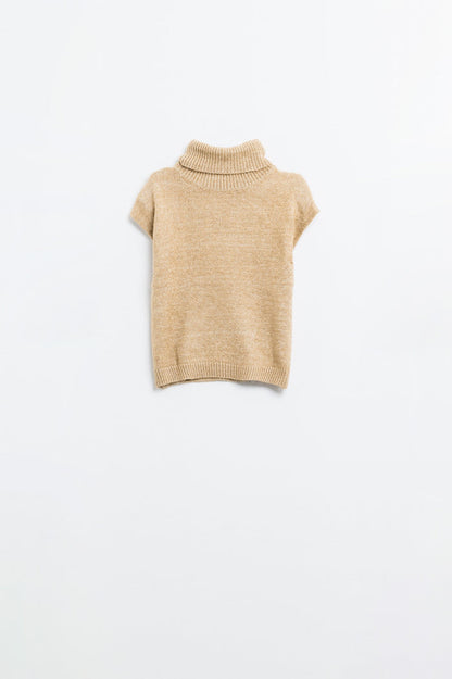 Cozy turtleneck sleeveless sweater in camel