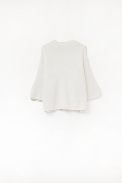 cream Fluffy sweater with three-quarter sleeves and round neck