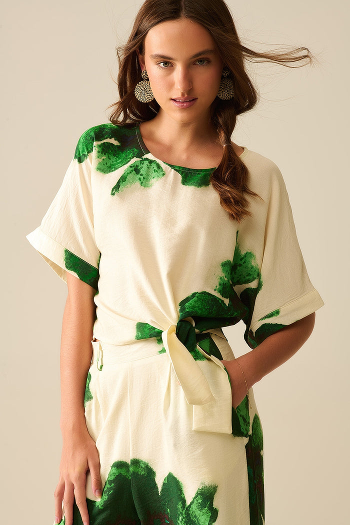 Cropped Blouse With Floral Print in Green Tied At The Waist