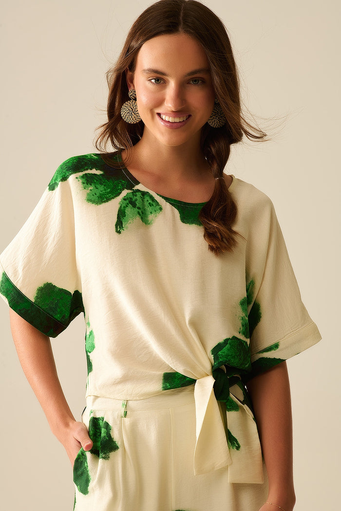Cropped Blouse With Floral Print in Green Tied At The Waist