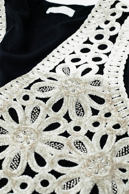 Embroidery Velvet Short Vest in white