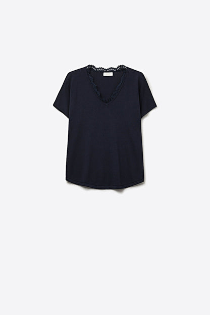 Fine and soft knit sweater with V-neck and lace trim in navy