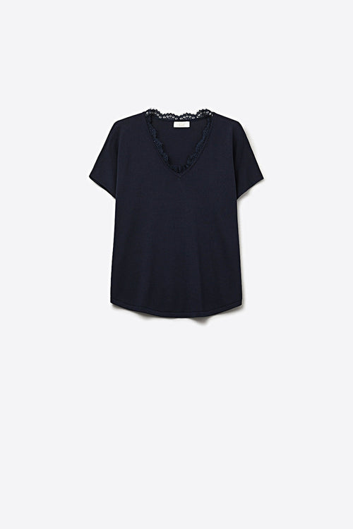 Fine and soft knit sweater with V-neck and lace trim in navy
