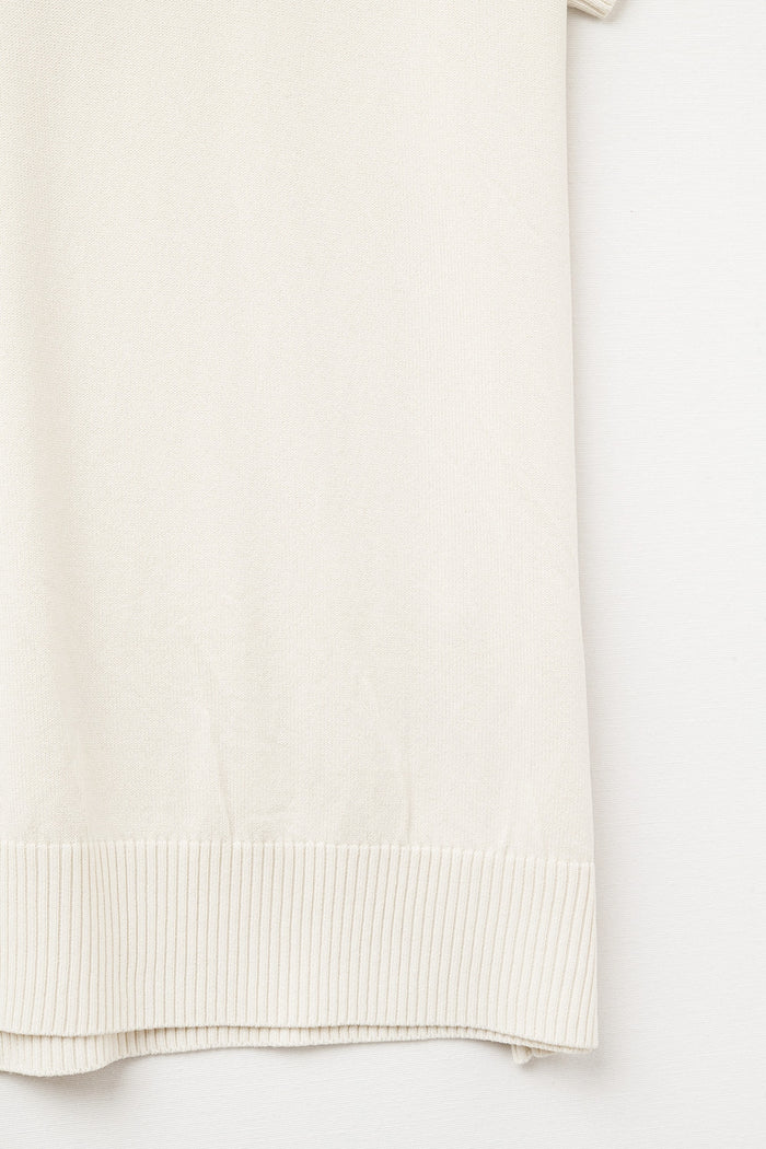fine knit polo shirt in beige with short sleeves
