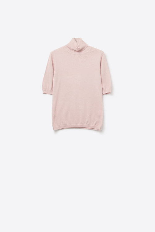 Fine knit sweater in pink with a high neck and elbow-length sleeves