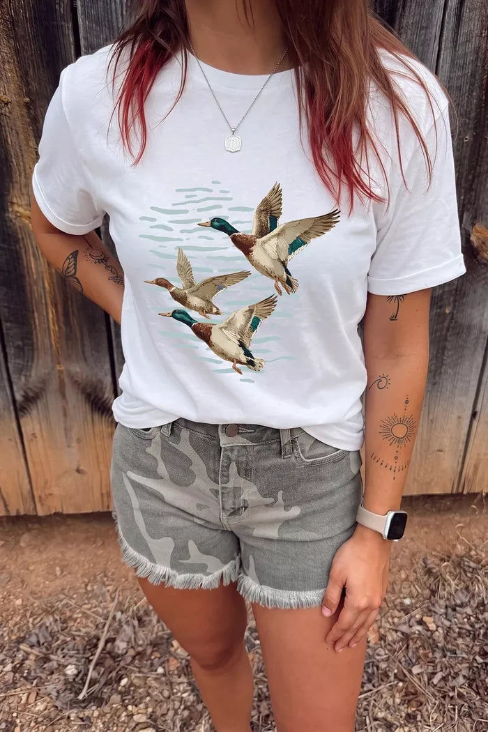 Full Size Western Mallard Lake Graphic Casual T‑Shirt Plus Size - T-Shirts