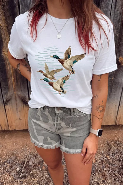Full Size Western Mallard Lake Graphic Casual T‑Shirt Plus Size - T-Shirts