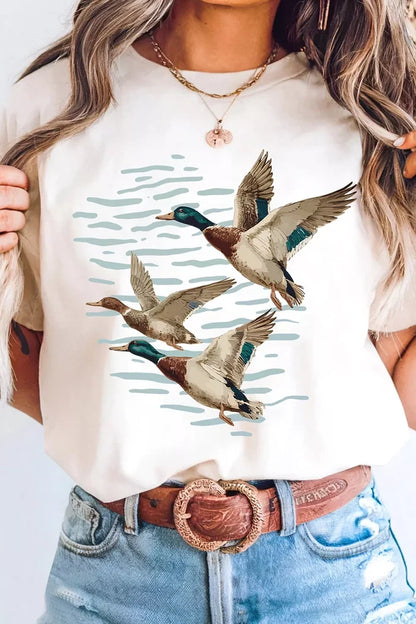 Full Size Western Mallard Lake Graphic Casual T‑Shirt Plus Size - T-Shirts