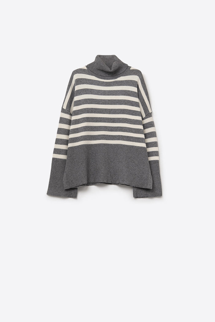 Gray oversized turtleneck sweater with white stripes and splits on the side