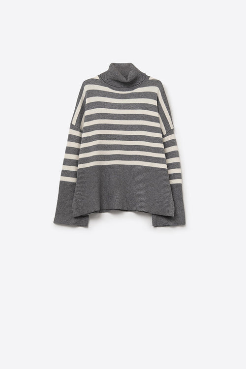 Gray oversized turtleneck sweater with white stripes and splits on the side