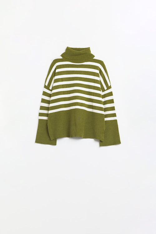 Green oversized trutleneck sweater with white stripes and splits on the side