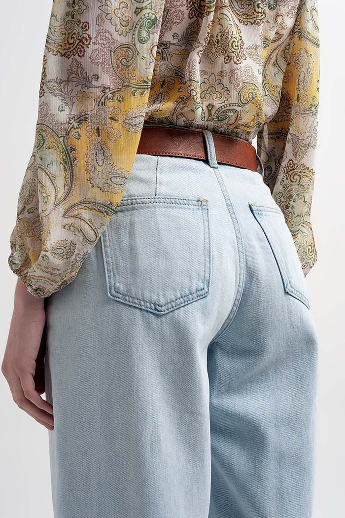 High rise slouchy mom jeans in lightwash - Denim