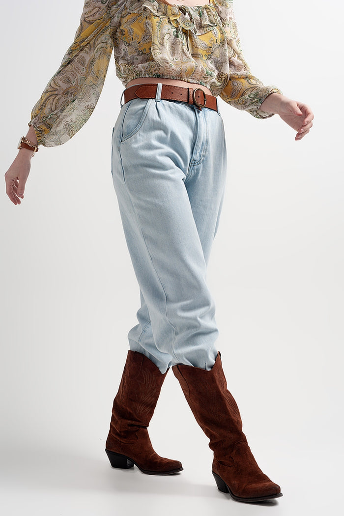High rise slouchy mom jeans in lightwash - Denim