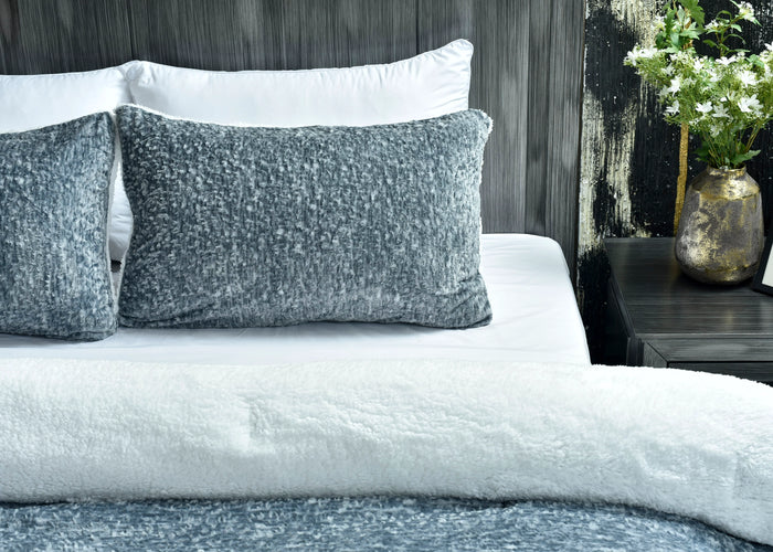 Light grey flannel 3-piece bedding set with duvet and two square pillow covers