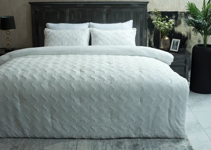 Ivory 3-piece plush bedding set: textured duvet and two pillows