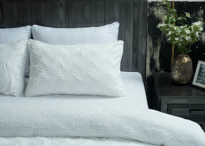 Ivory 3-piece plush bedding set with textured duvet and square pillows