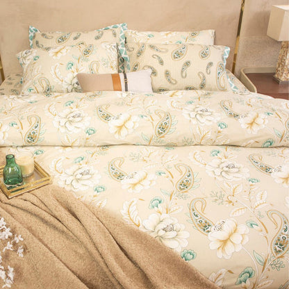Quilt cover set with soft paisley and floral pattern, light cream with teal accents