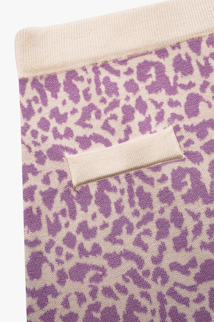 Lightweight knit mini skirt in lilac animal print
