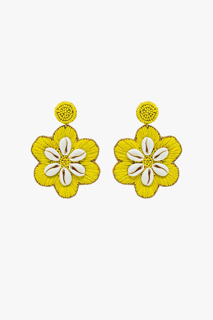 Maxi Embroidered Flower Rafia Earrings With Sea Shell Details in Lime