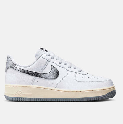 Side view of Men's Nike Air Force 1 '07.