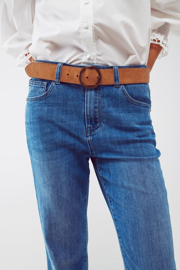 Mid Wash Straight Jeans With Raw Hem in Blue - Denim