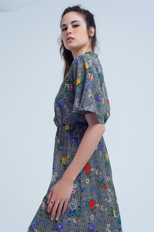 Mini dress with opening and flowers in printed colors - dress