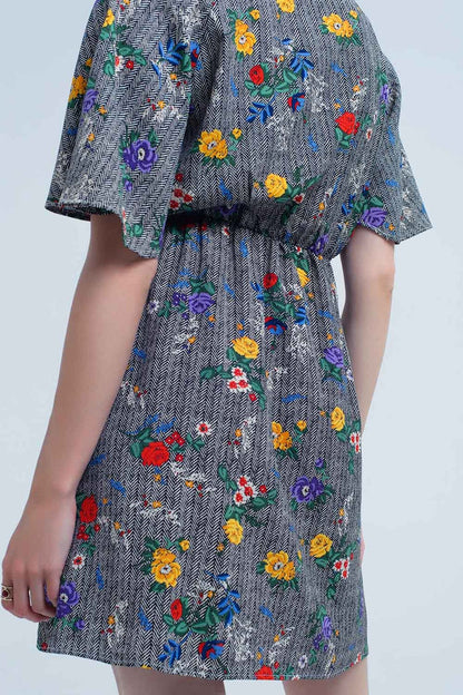 Mini dress with opening and flowers in printed colors - dress