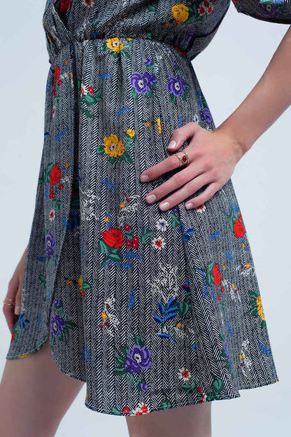 Mini dress with opening and flowers in printed colors - dress