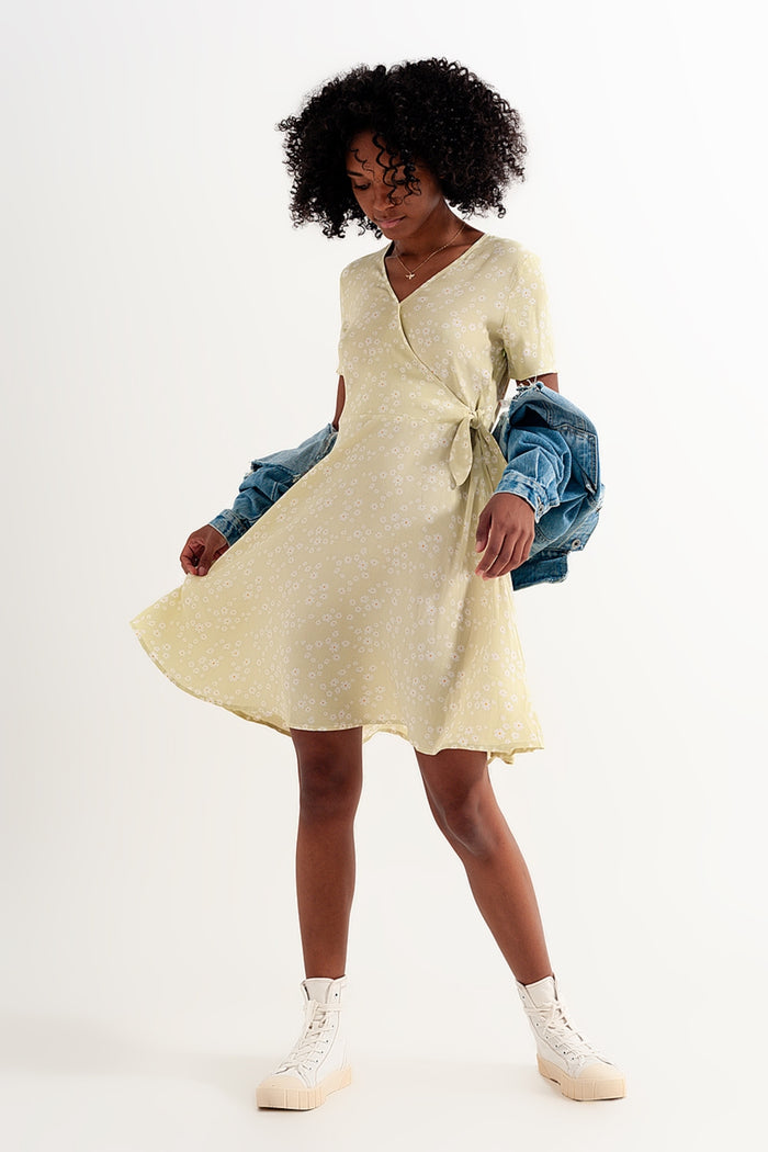 Mini wrap dress in daisy print in green - dress