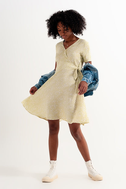 Mini wrap dress in daisy print in green - dress